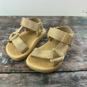 Zara Toddler Velcro Strappy Sandals Yellow Teva Style Size 21 = 5.5 T‎